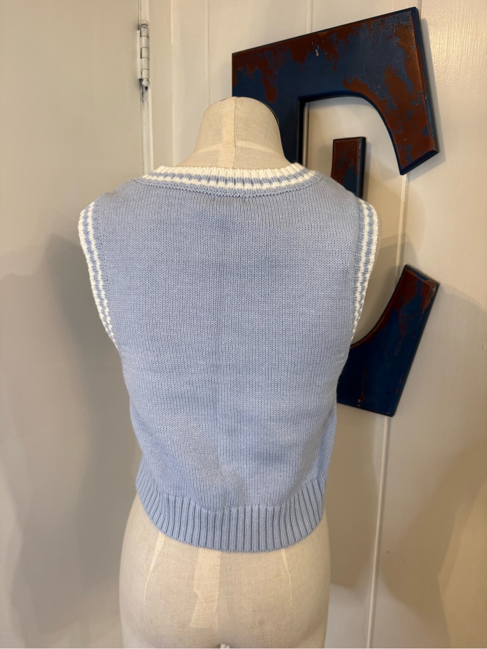 Garage Light Blue V-Neck Knit Vest with White Trim Sz M NWT - Picture 2 of 3